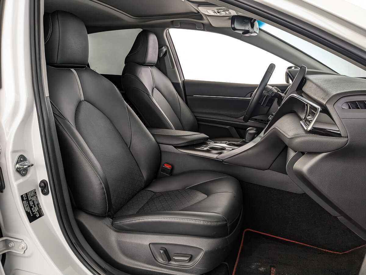 Toyota Camry с пробегом — 2023 год. Фото: #18