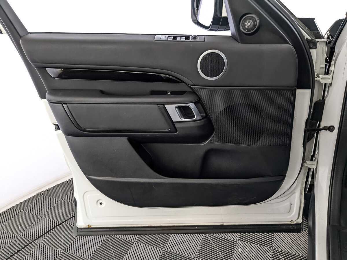 Land Rover Discovery с пробегом — 2019 год. Фото: #14