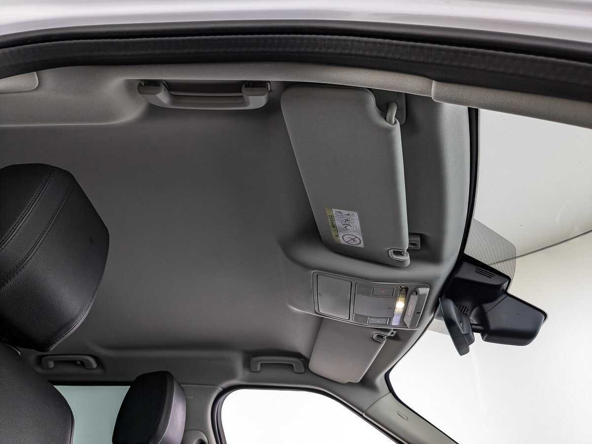 Land Rover Discovery с пробегом — 2019 год. Фото: #18