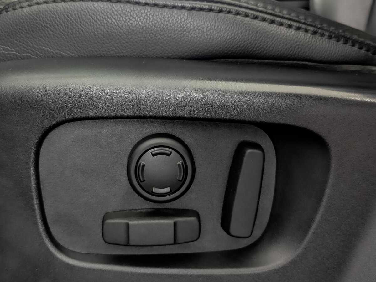 Land Rover Discovery с пробегом — 2019 год. Фото: #23