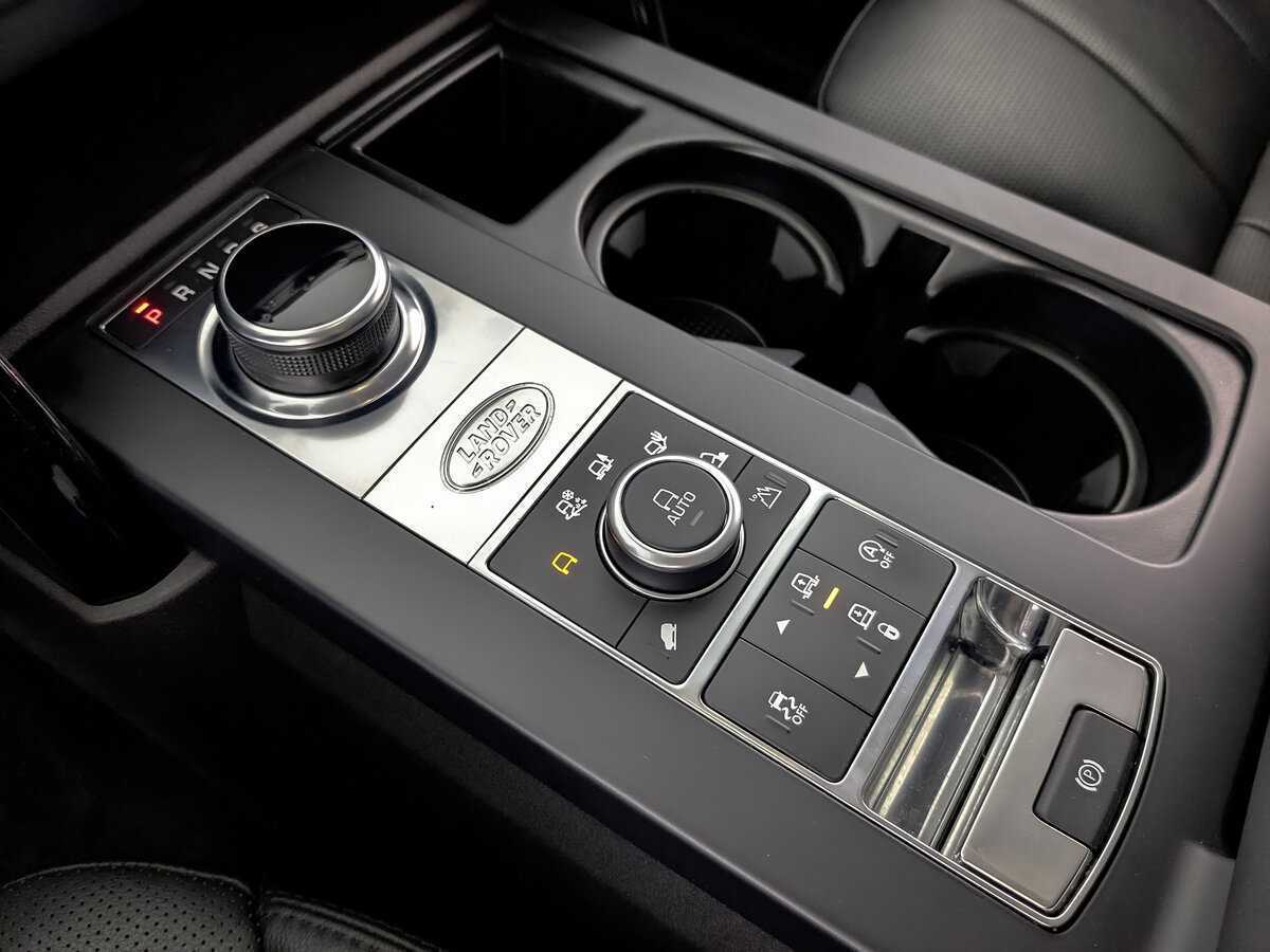 Land Rover Discovery с пробегом — 2019 год. Фото: #24