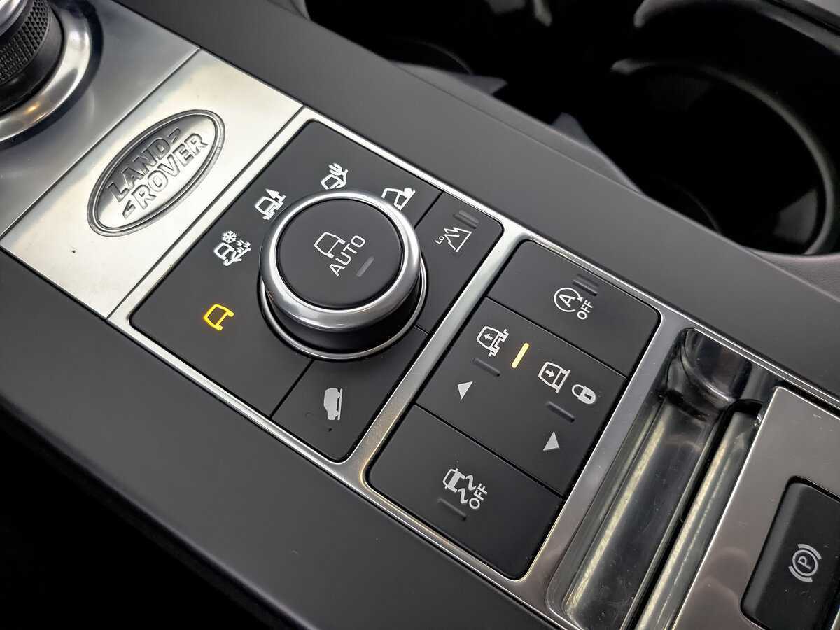 Land Rover Discovery с пробегом — 2019 год. Фото: #25