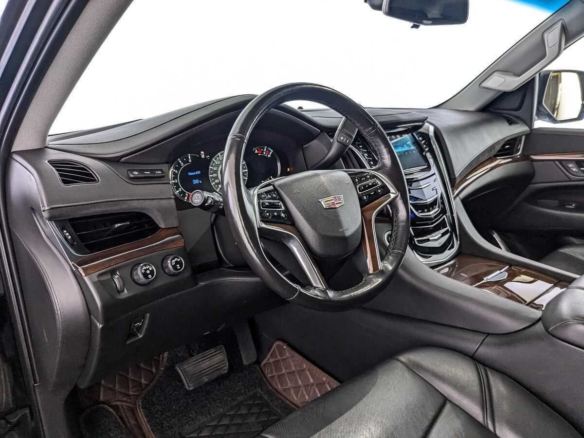 Cadillac Escalade с пробегом — 2018 год. Фото: #10