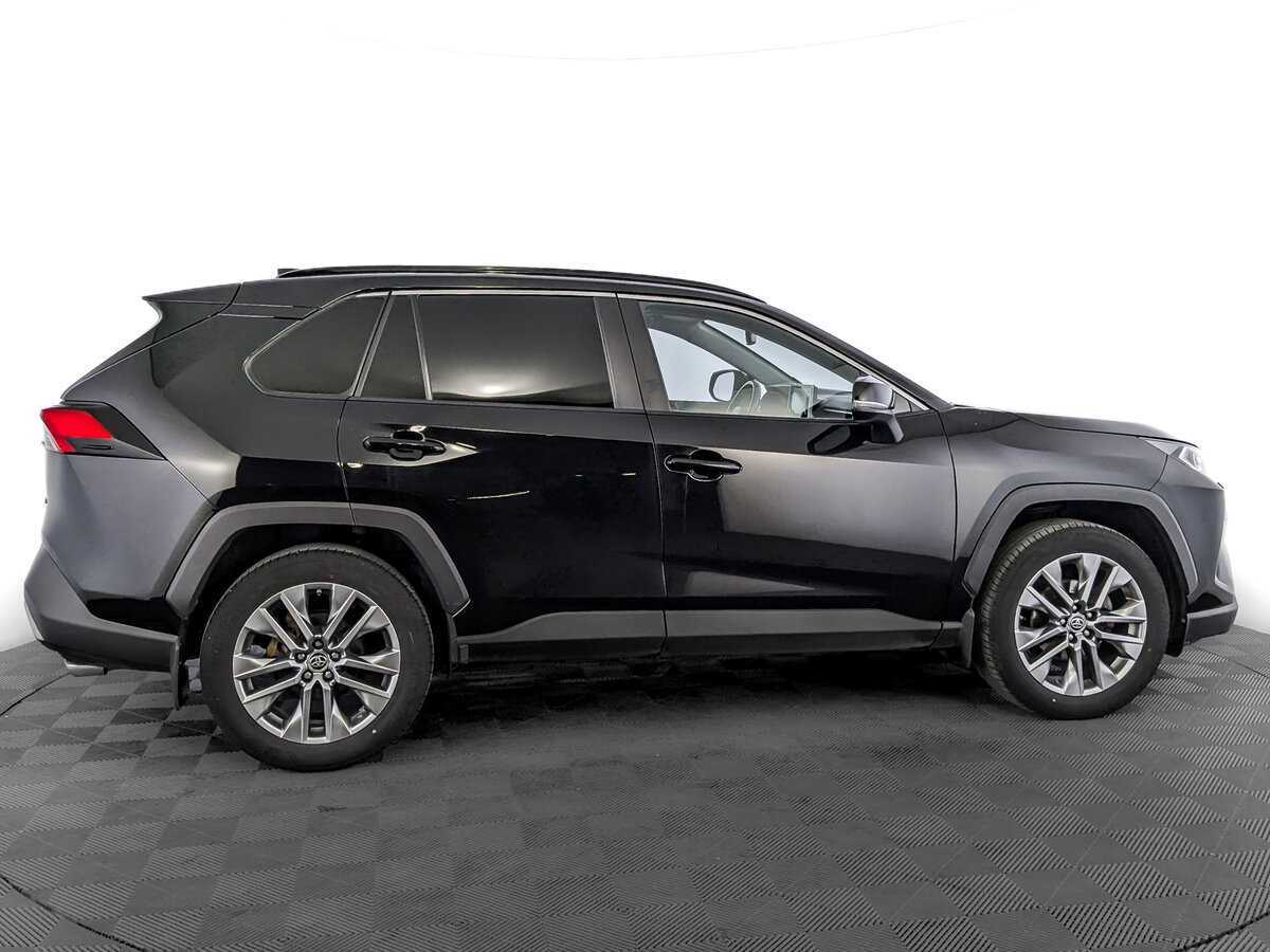 Toyota RAV4 с пробегом — 2021 год. Фото: #3