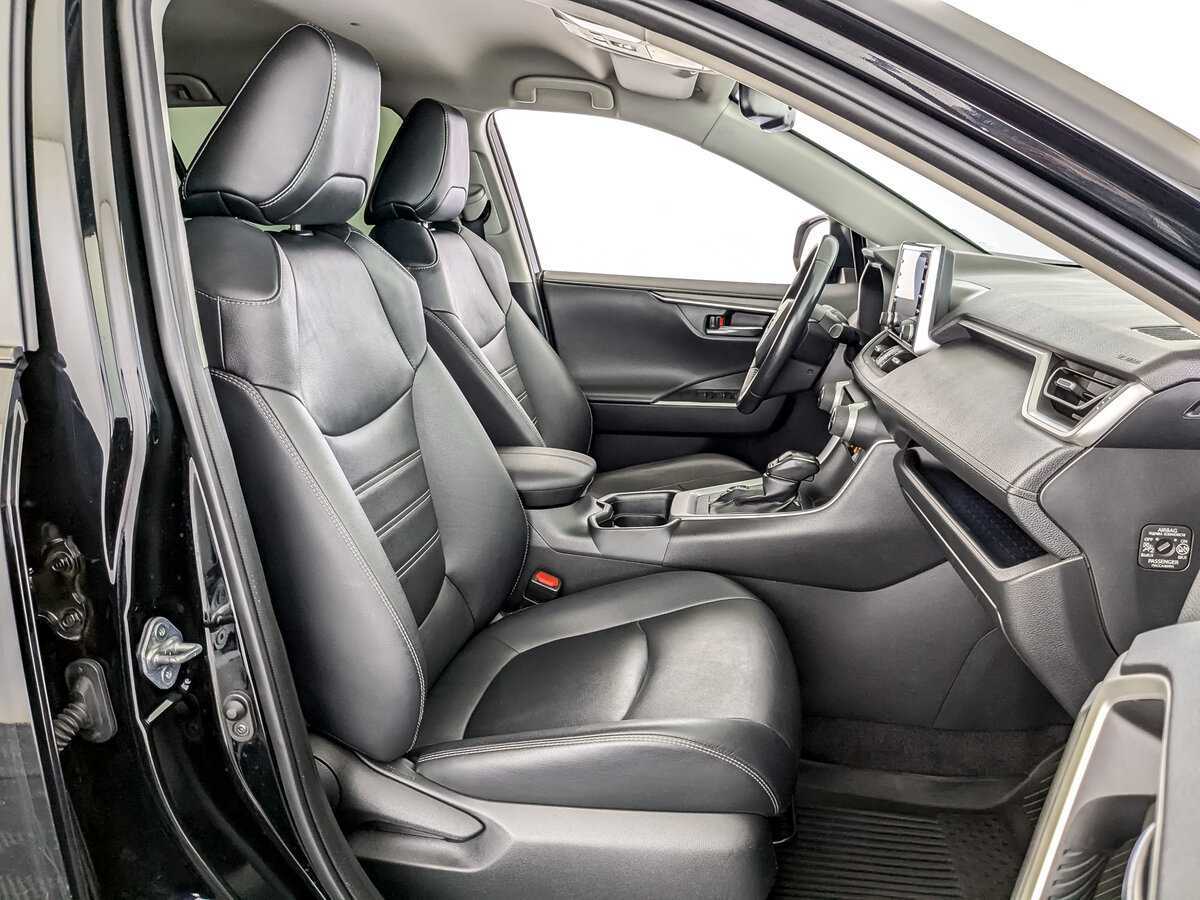 Toyota RAV4 с пробегом — 2021 год. Фото: #19