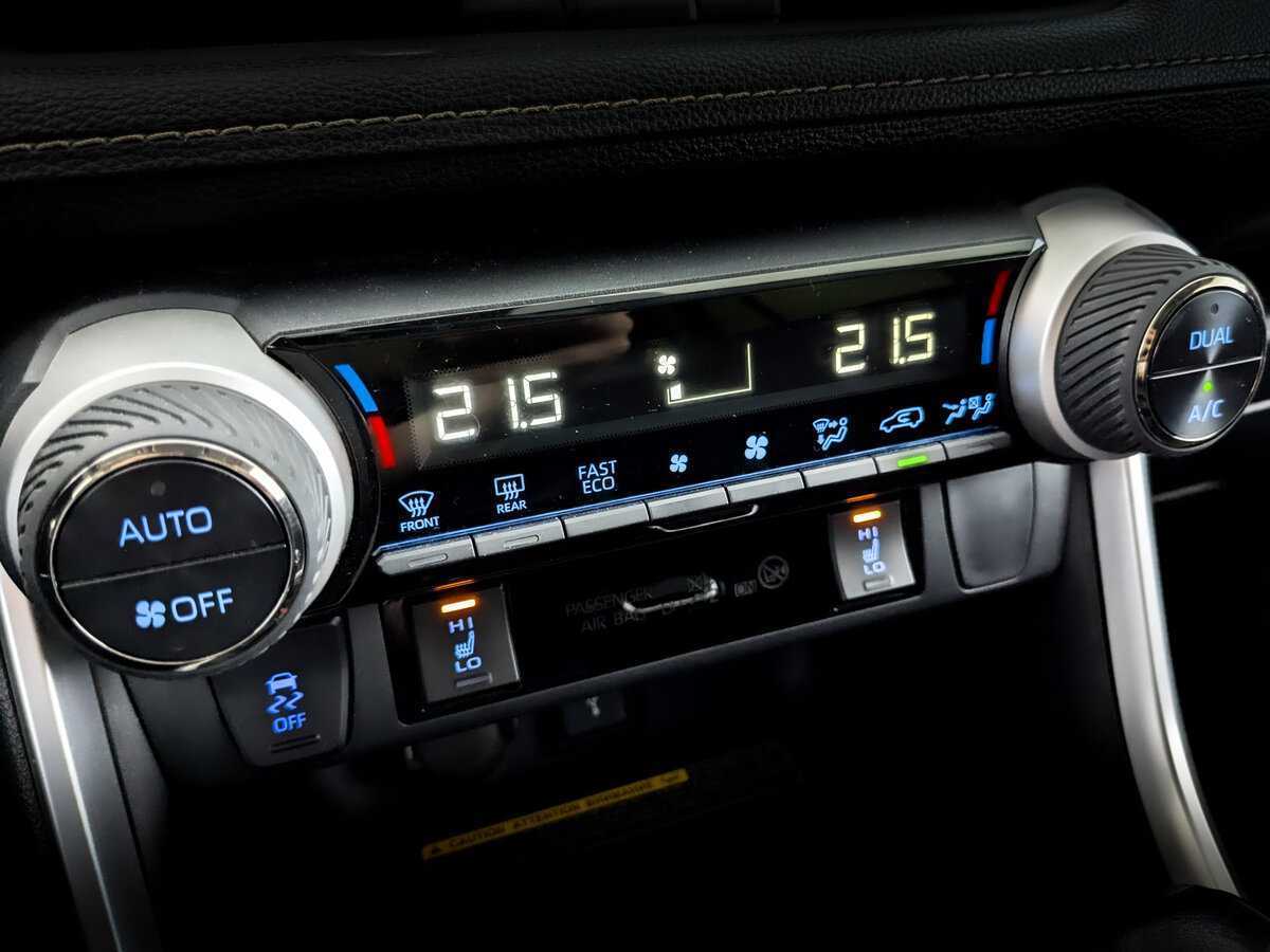 Toyota RAV4 с пробегом — 2021 год. Фото: #23