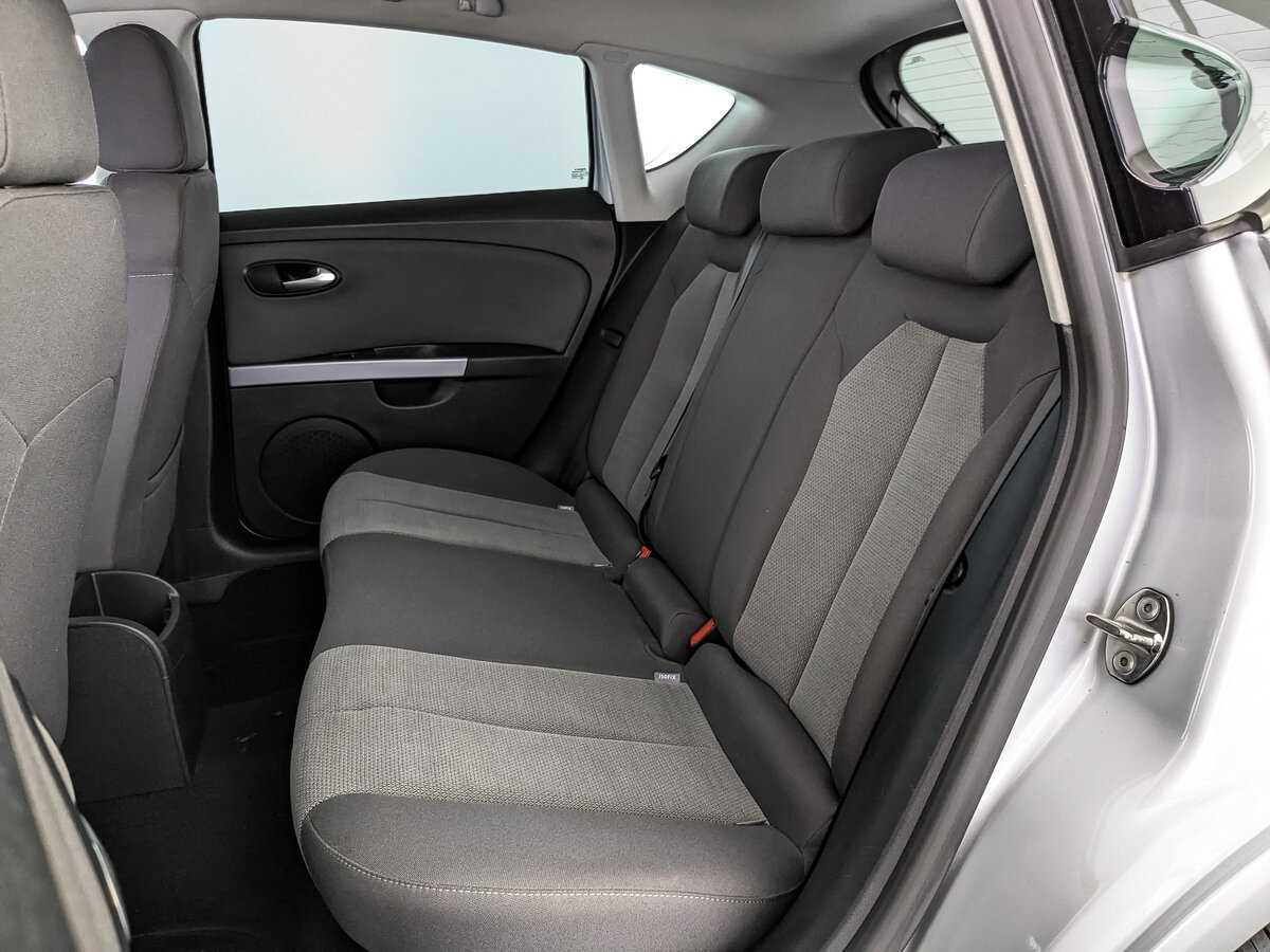 SEAT Leon с пробегом — 2012 год. Фото: #13