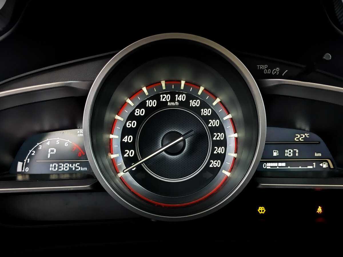 Mazda 3 с пробегом — 2015 год. Фото: #10