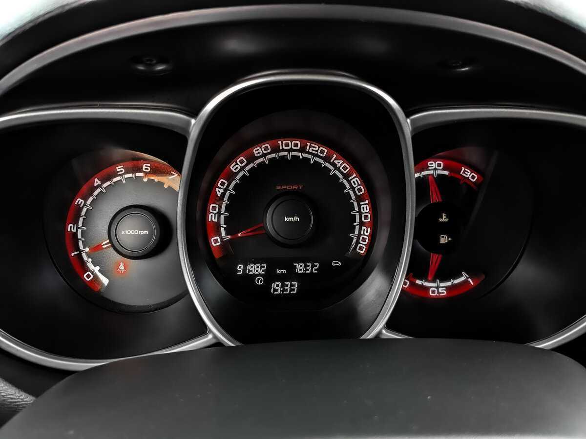 Lada (ВАЗ) Vesta с пробегом — 2019 год. Фото: #11