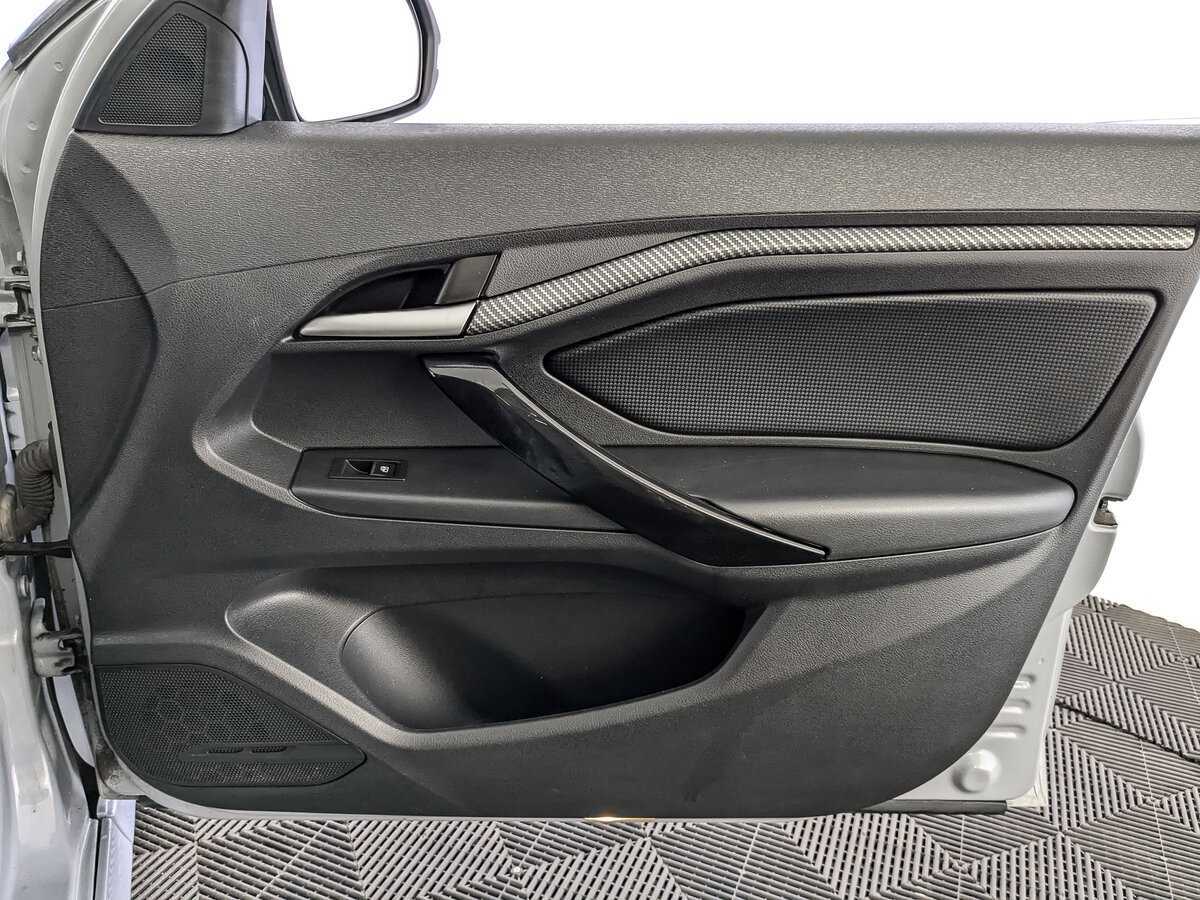 Lada (ВАЗ) Vesta с пробегом — 2019 год. Фото: #20