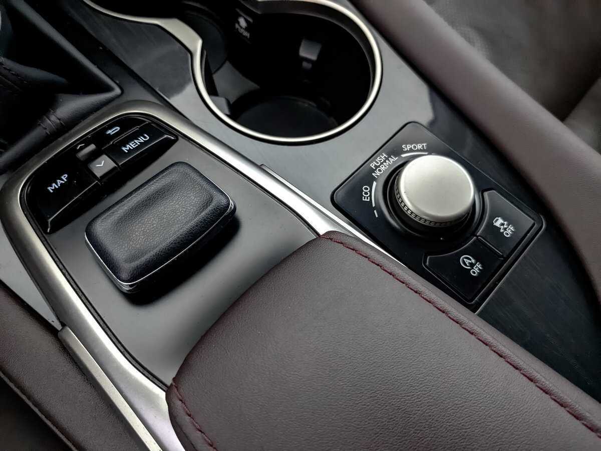 Lexus RX с пробегом — 2018 год. Фото: #24