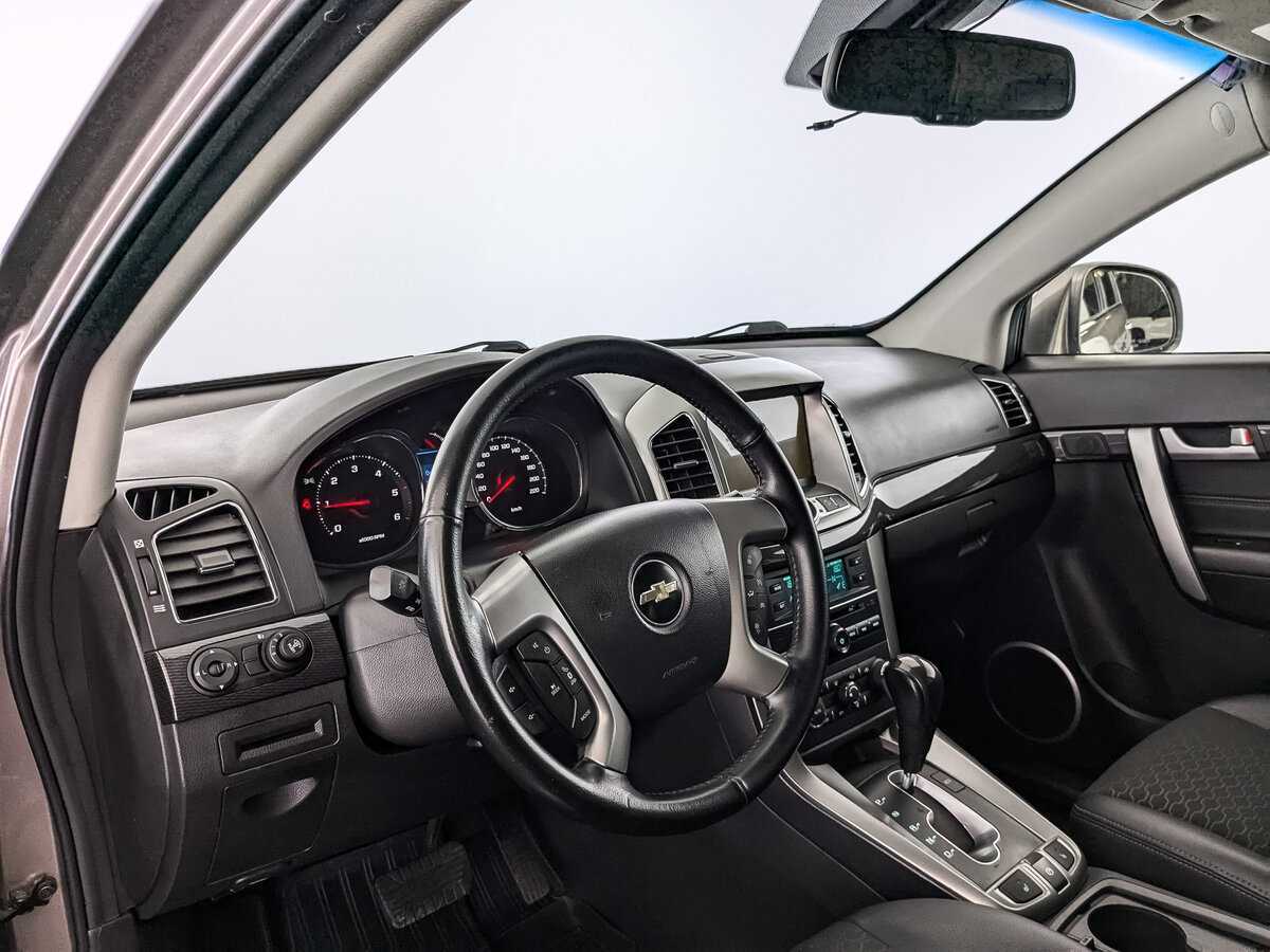 Chevrolet Captiva с пробегом — 2015 год. Фото: #10