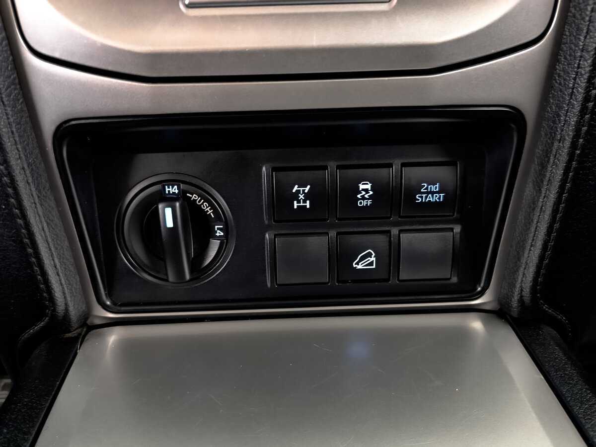 Toyota Land Cruiser Prado с пробегом — 2020 год. Фото: #19