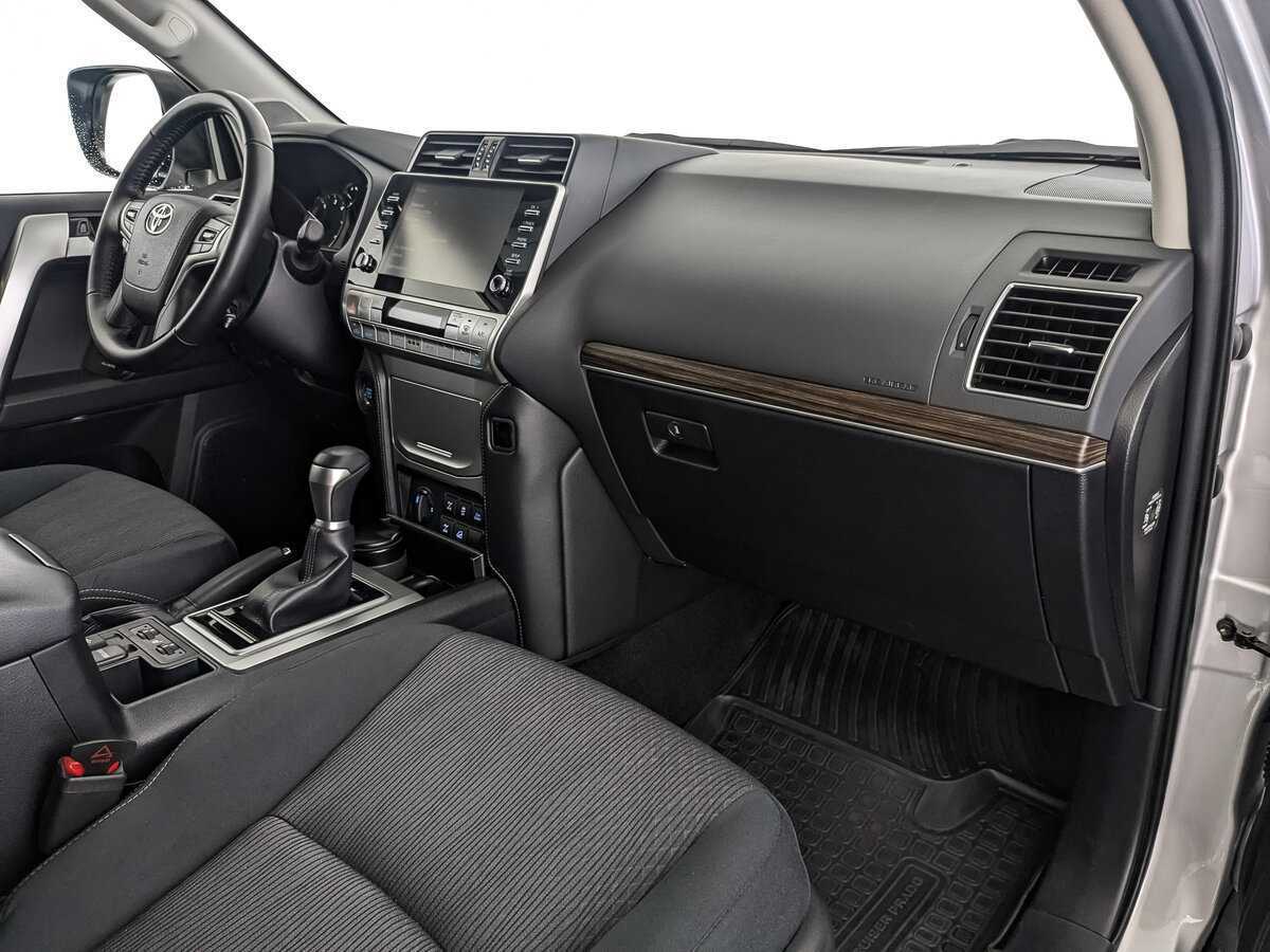 Toyota Land Cruiser Prado с пробегом — 2021 год. Фото: #8