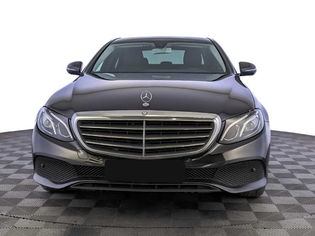 Mercedes-Benz E-Класс с пробегом — 2019 год. Фото: #1