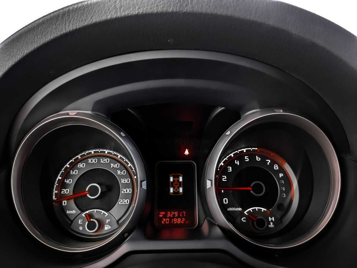 Mitsubishi Pajero с пробегом — 2011 год. Фото: #11