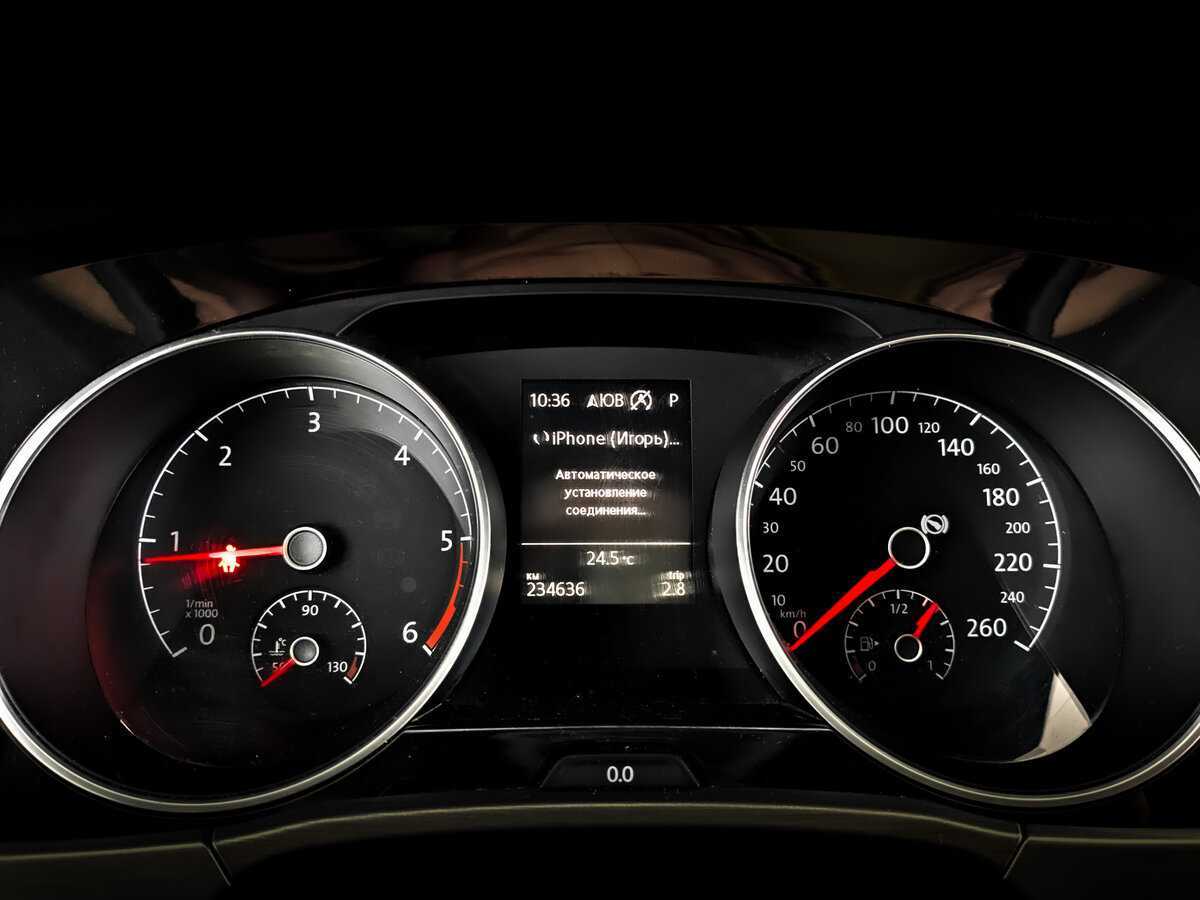 Volkswagen Touran с пробегом — 2018 год. Фото: #9