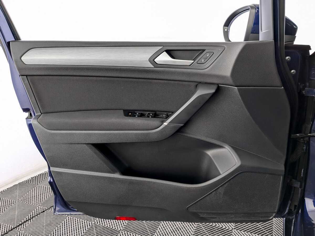 Volkswagen Touran с пробегом — 2018 год. Фото: #12