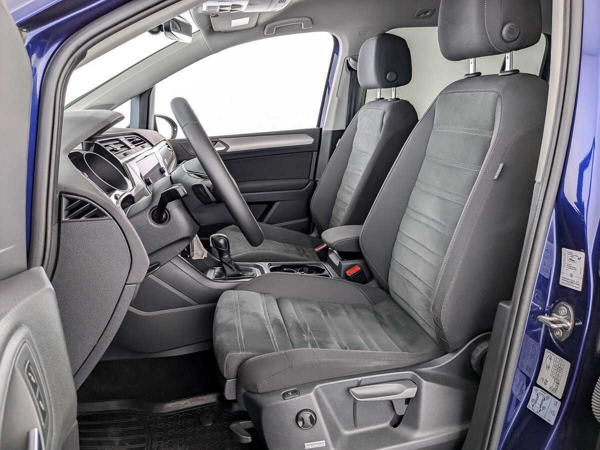 Volkswagen Touran с пробегом — 2018 год. Фото: #13