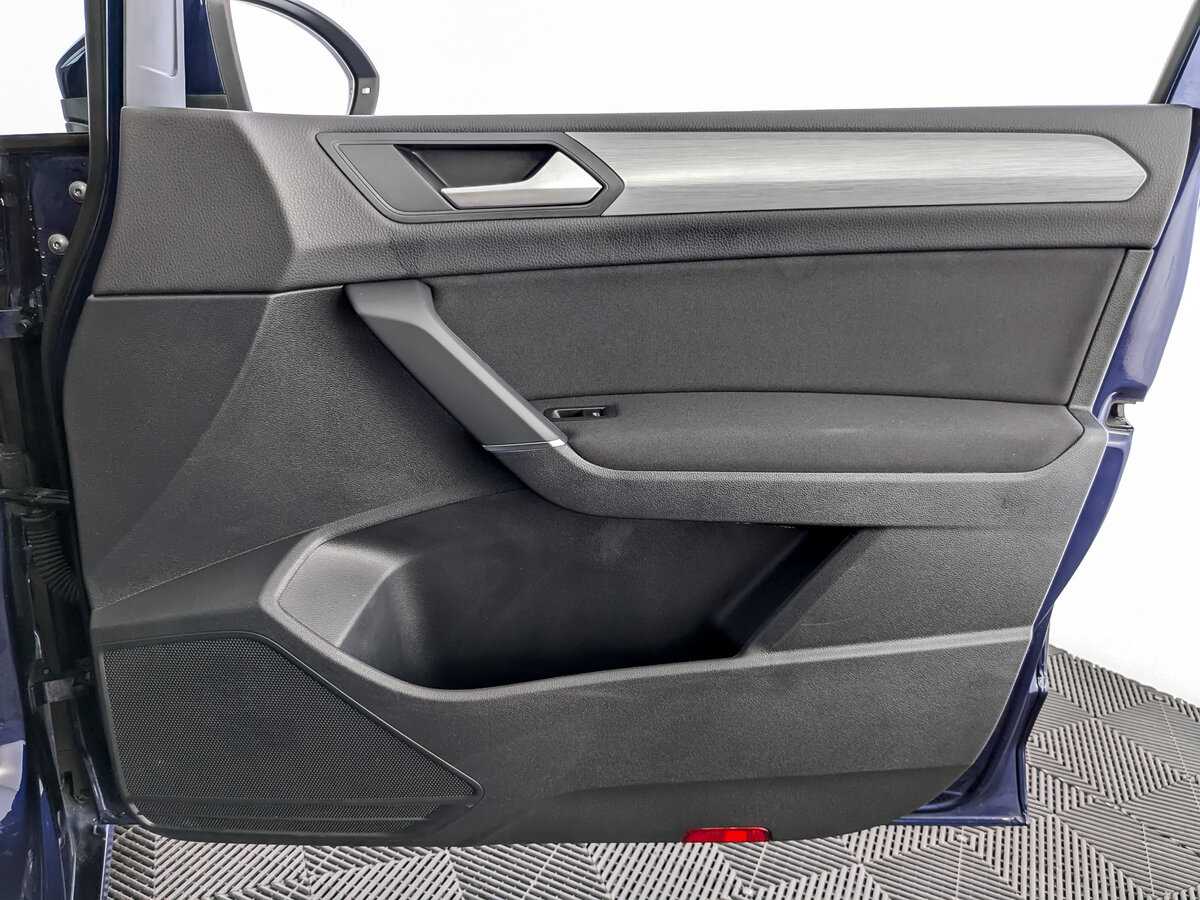 Volkswagen Touran с пробегом — 2018 год. Фото: #18