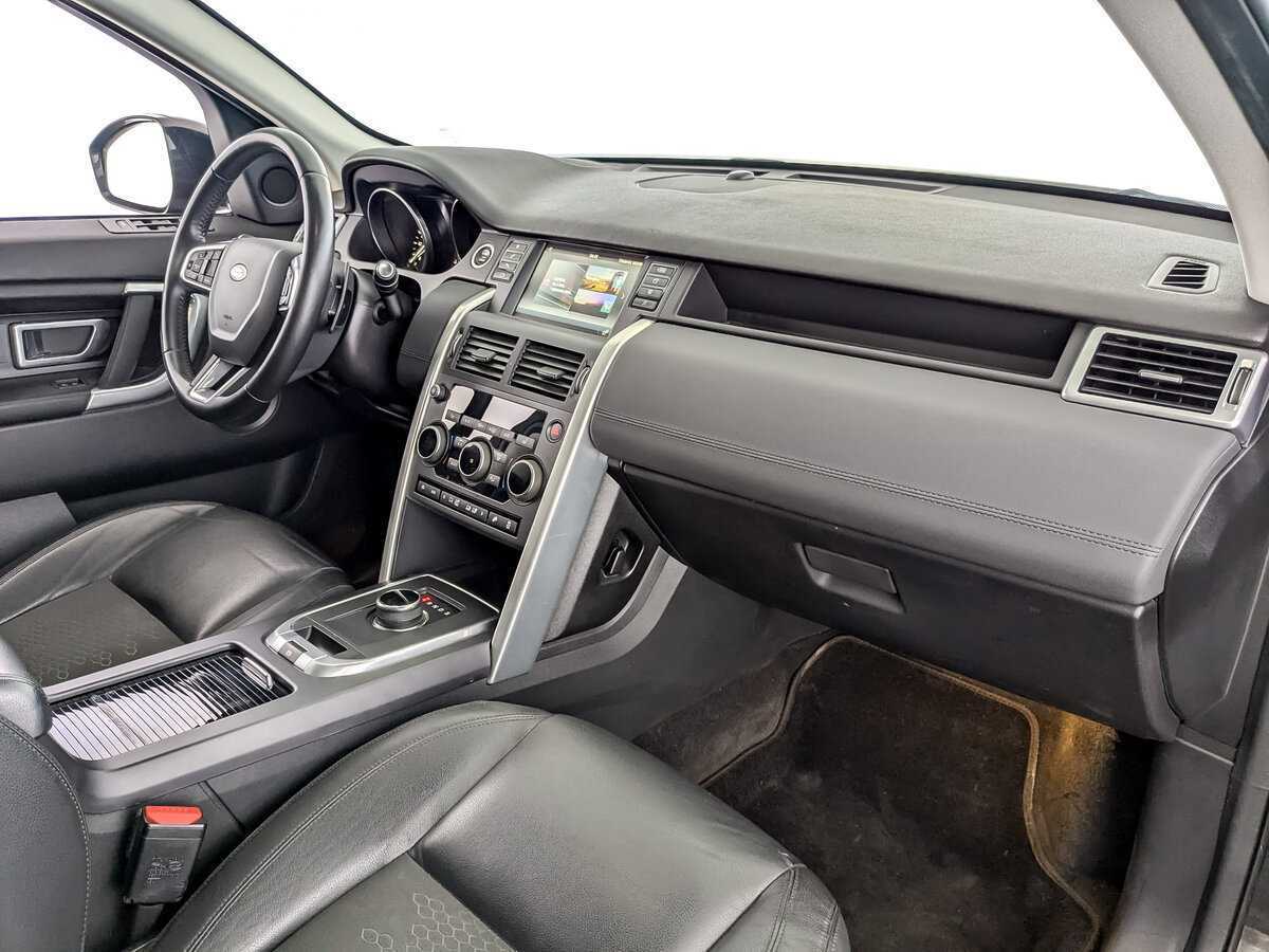 Land Rover Discovery Sport с пробегом — 2017 год. Фото: #8