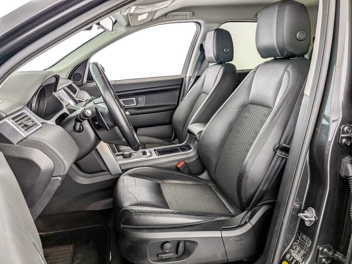 Land Rover Discovery Sport с пробегом — 2017 год. Фото: #15