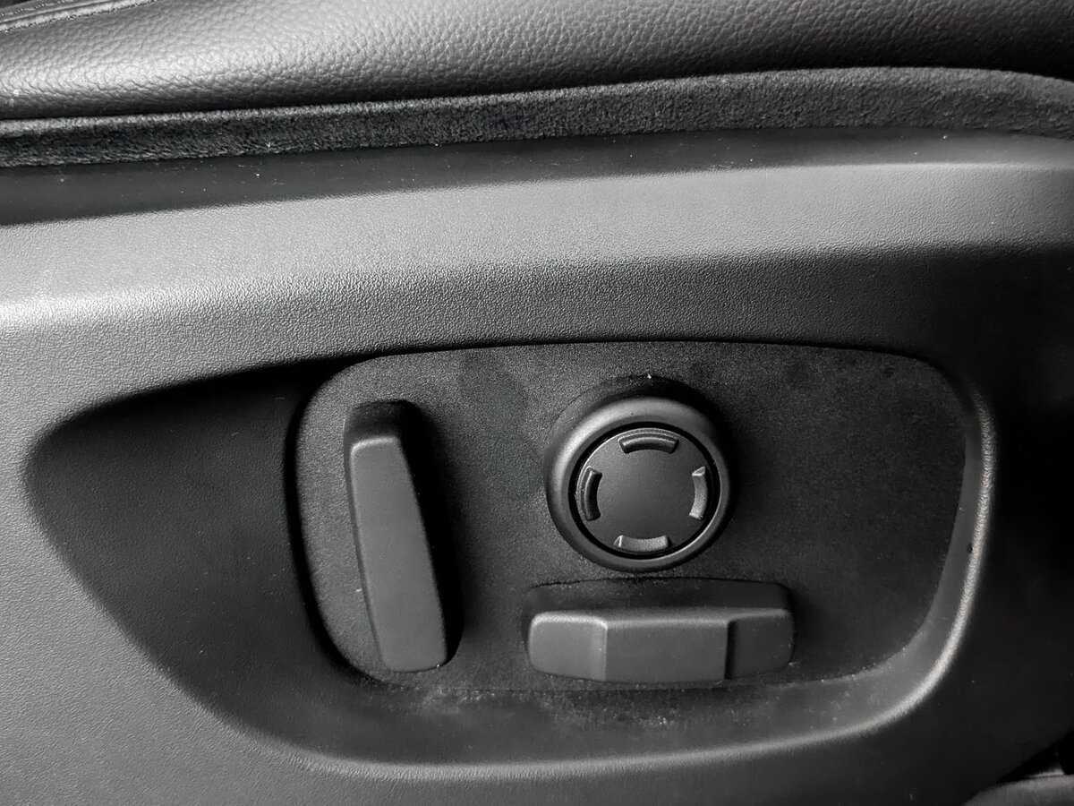 Land Rover Discovery Sport с пробегом — 2017 год. Фото: #20