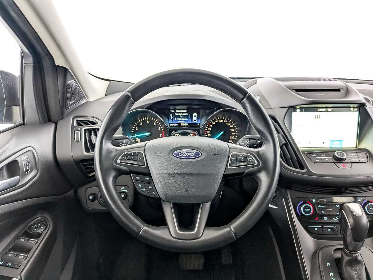 Ford Kuga с пробегом — 2017 год. Фото: #17