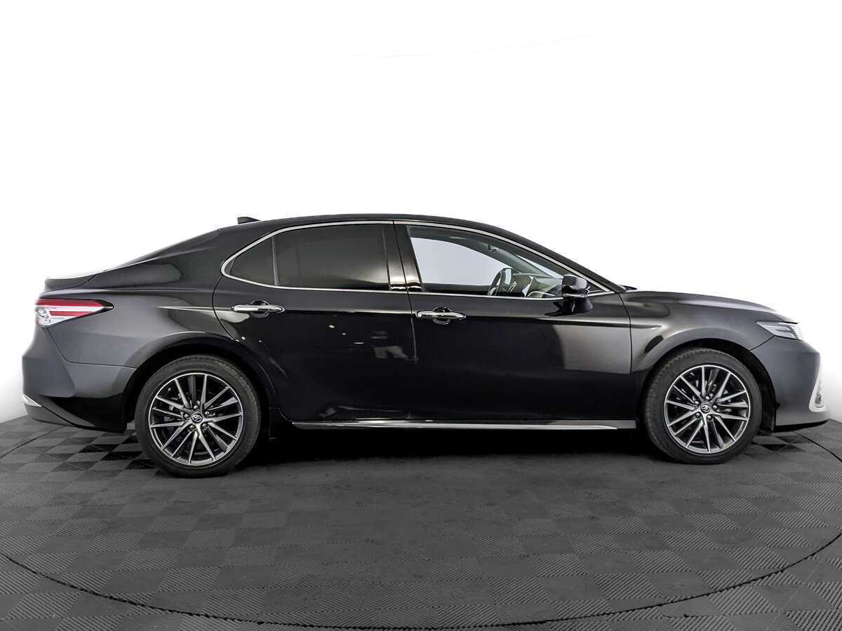 Toyota Camry с пробегом — 2023 год. Фото: #3