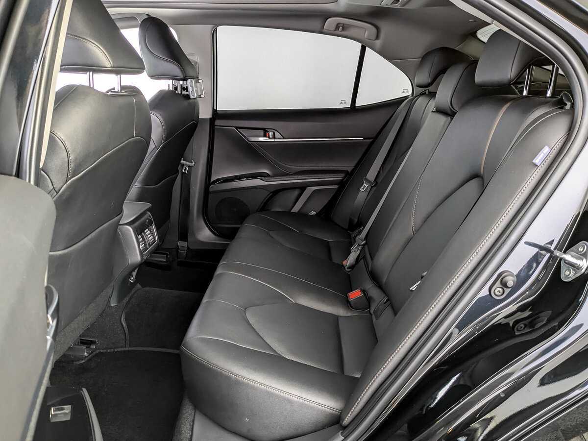 Toyota Camry с пробегом — 2023 год. Фото: #9