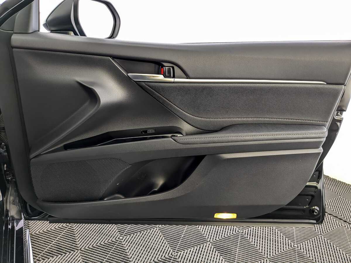 Toyota Camry с пробегом — 2023 год. Фото: #21