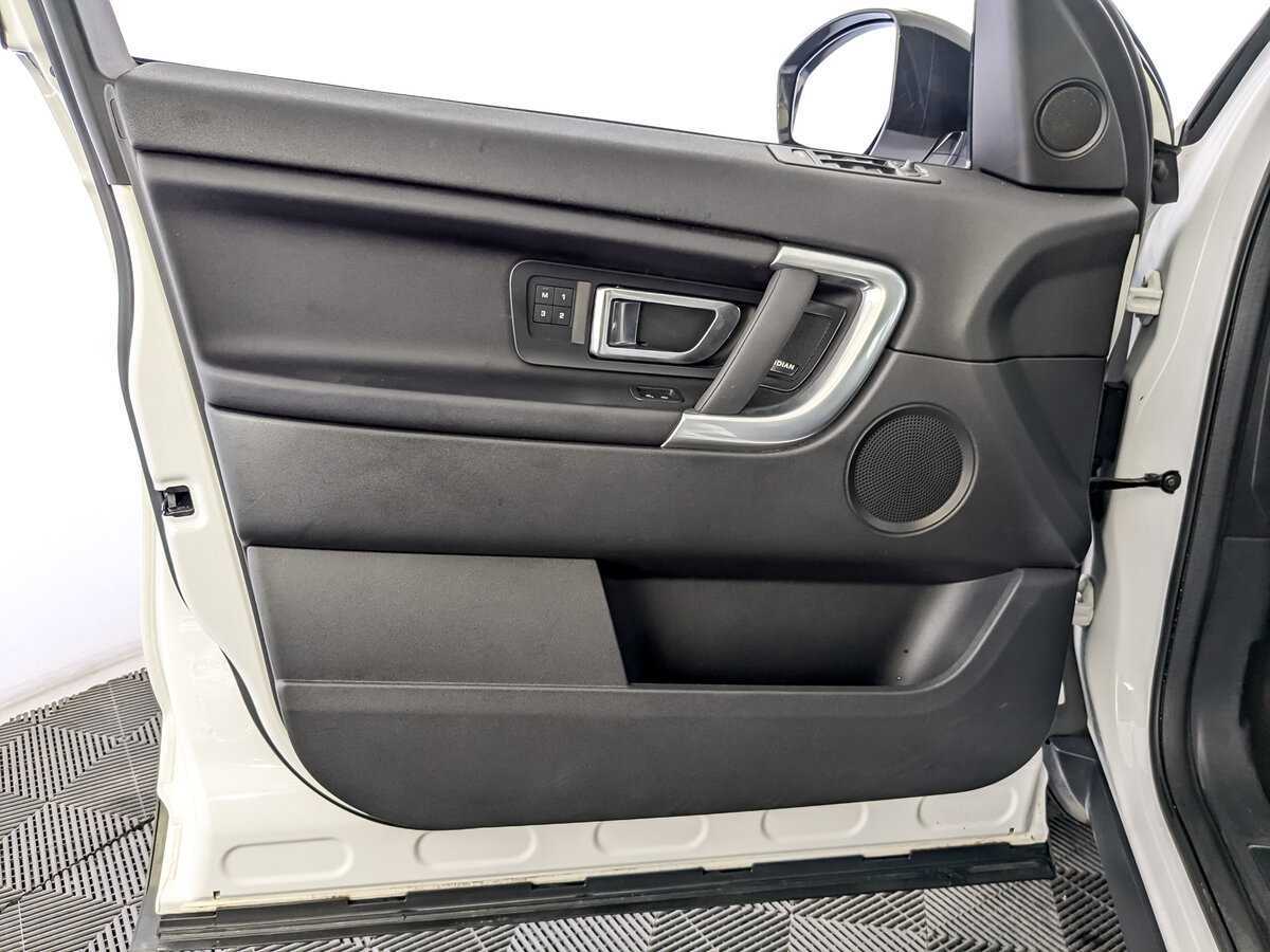 Land Rover Discovery Sport с пробегом — 2017 год. Фото: #14