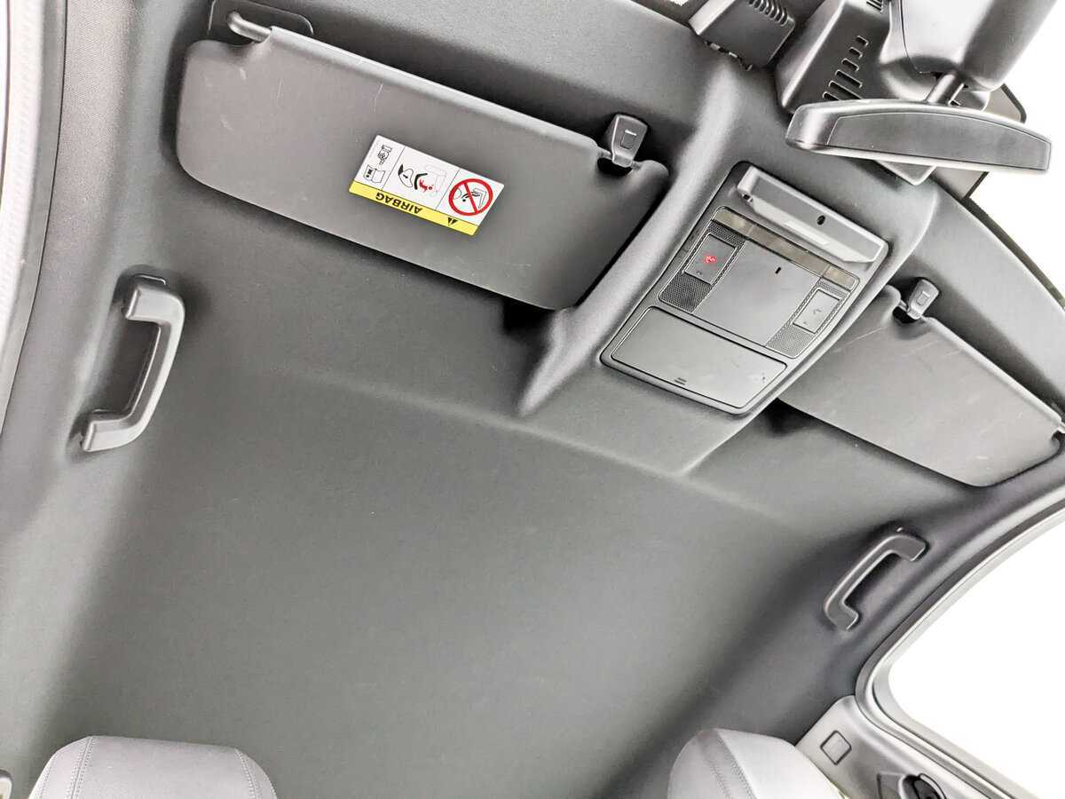 Land Rover Discovery Sport с пробегом — 2017 год. Фото: #18