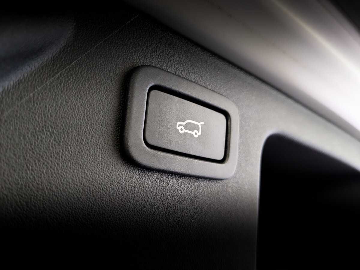 Land Rover Discovery Sport с пробегом — 2017 год. Фото: #21