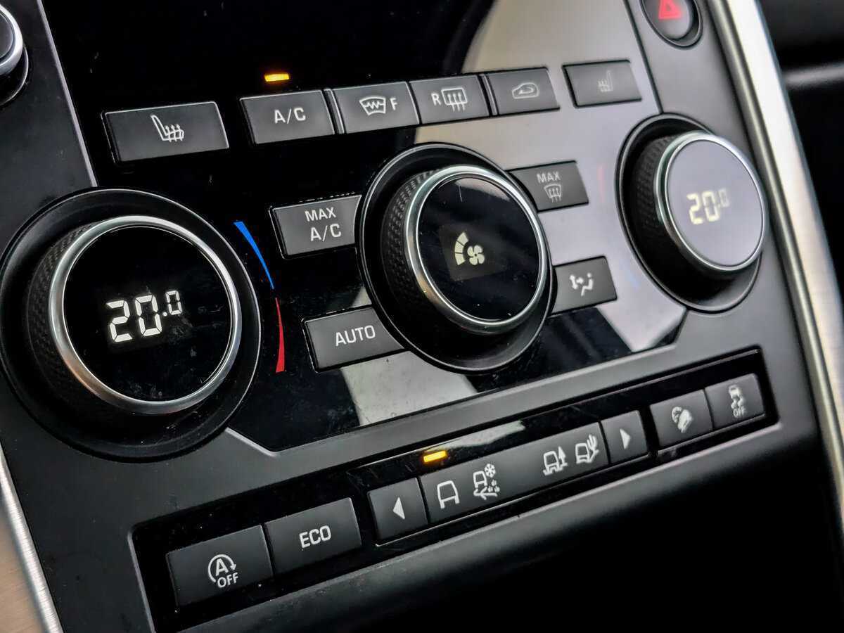 Land Rover Discovery Sport с пробегом — 2017 год. Фото: #22