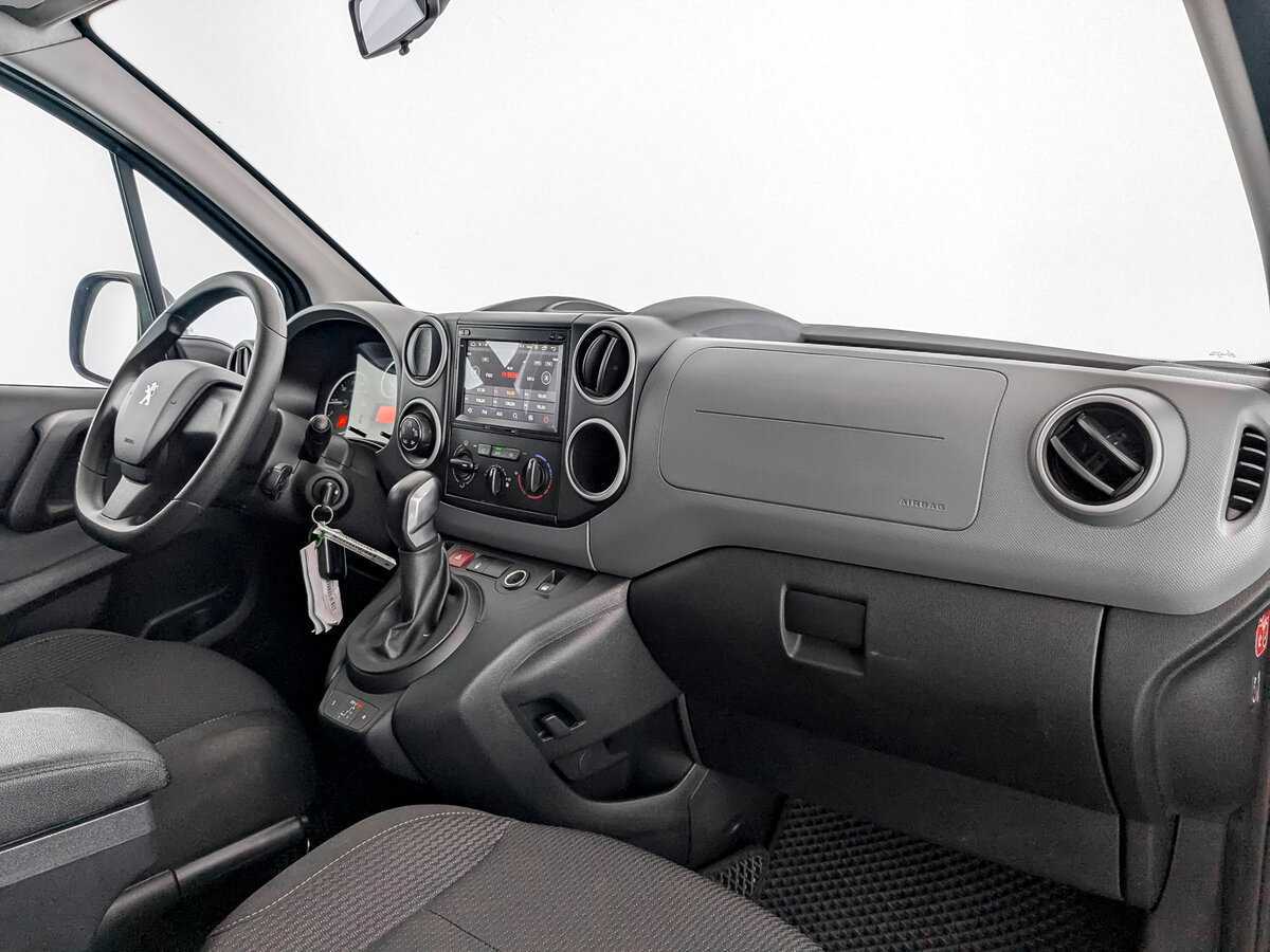 Peugeot Partner с пробегом — 2021 год. Фото: #8