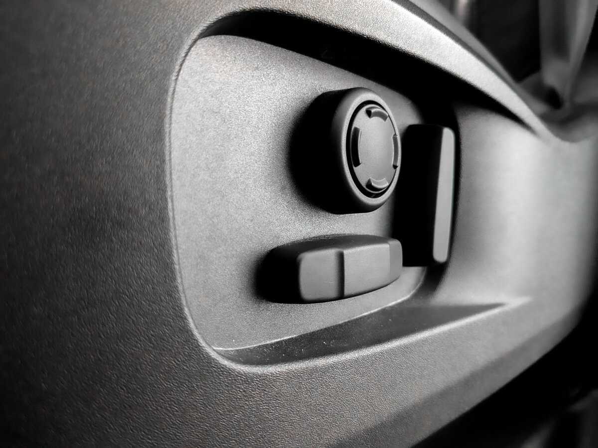 Land Rover Defender с пробегом — 2021 год. Фото: #16