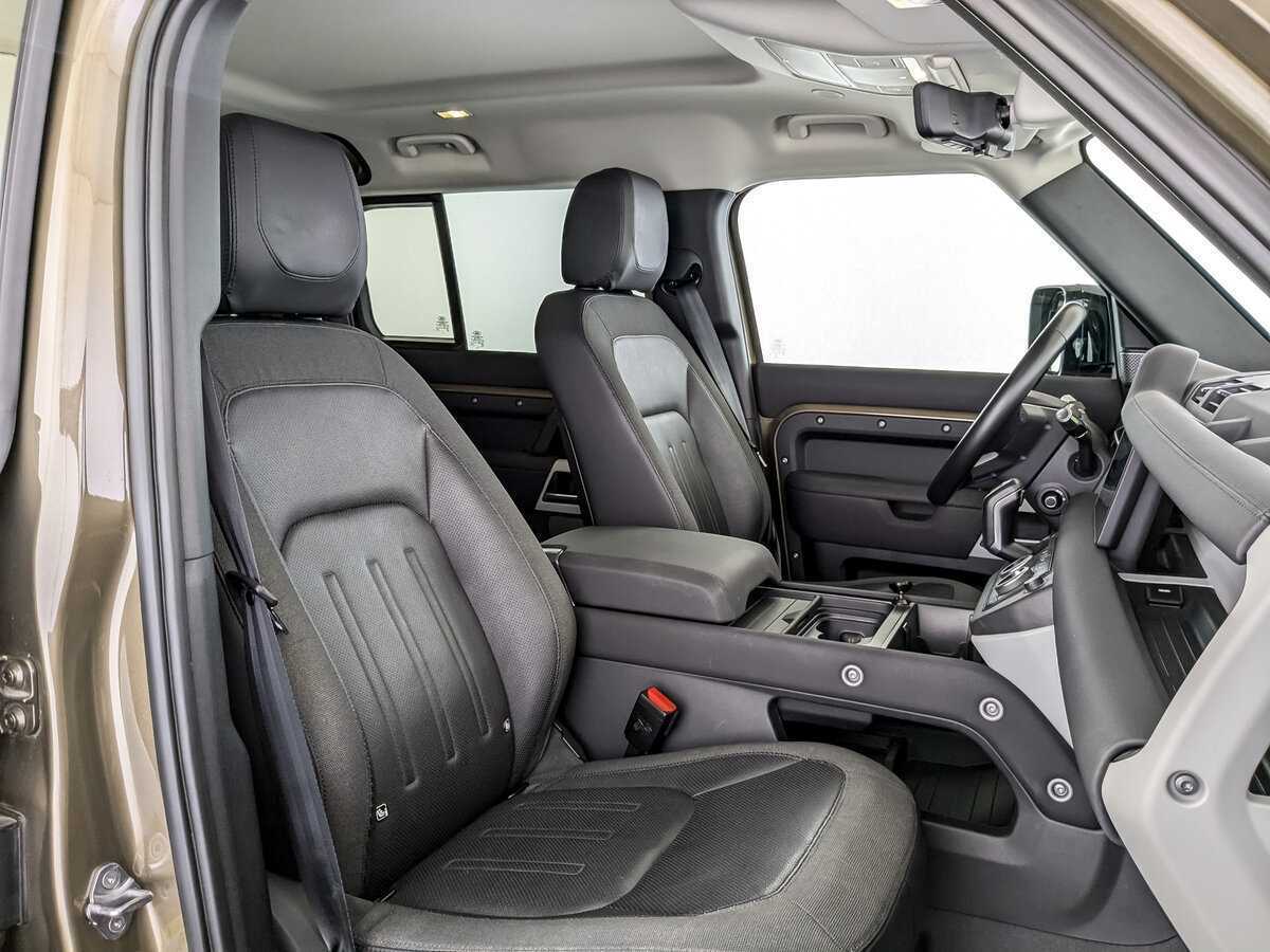 Land Rover Defender с пробегом — 2021 год. Фото: #19