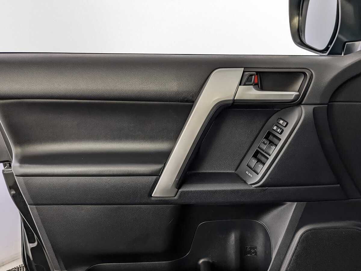 Toyota Land Cruiser Prado с пробегом — 2020 год. Фото: #14