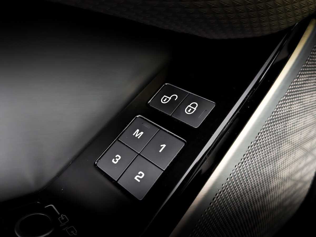 Land Rover Range Rover Velar с пробегом — 2017 год. Фото: #17