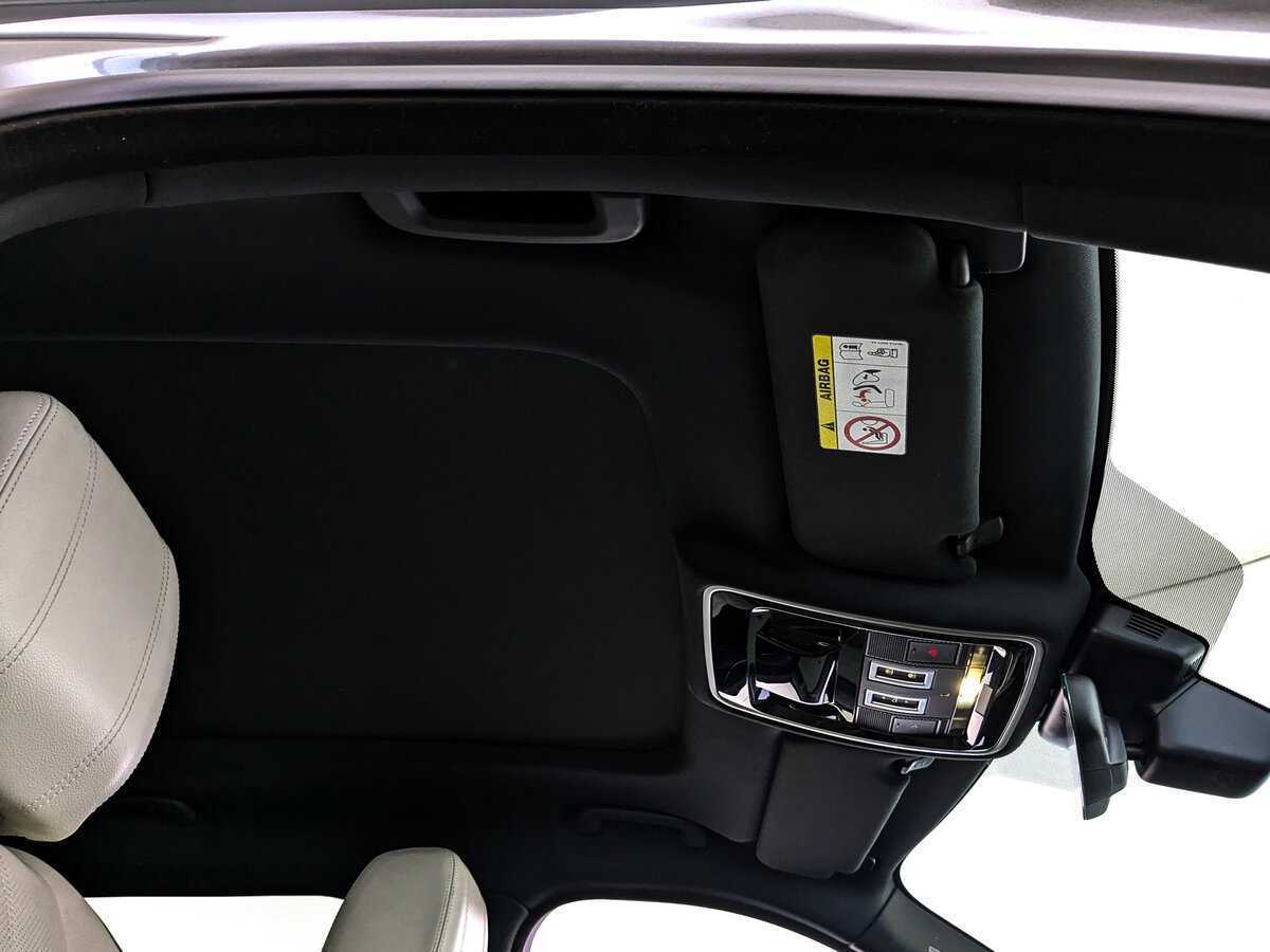 Land Rover Range Rover Velar с пробегом — 2017 год. Фото: #19