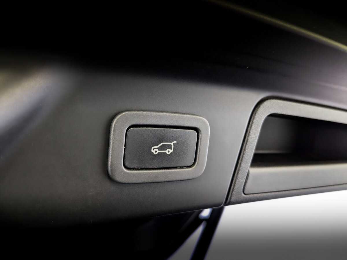 Land Rover Range Rover Velar с пробегом — 2017 год. Фото: #22