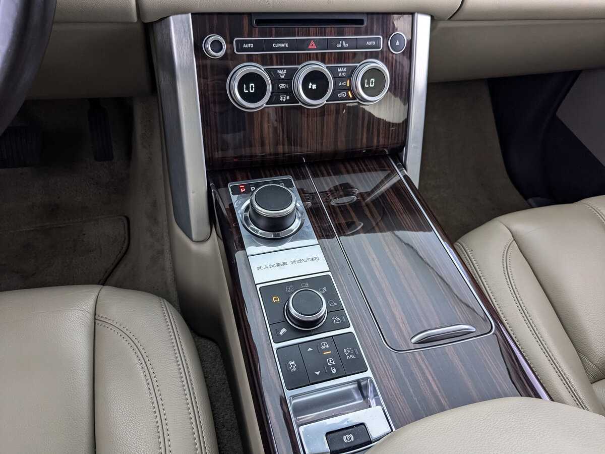 Land Rover Range Rover с пробегом — 2015 год. Фото: #21