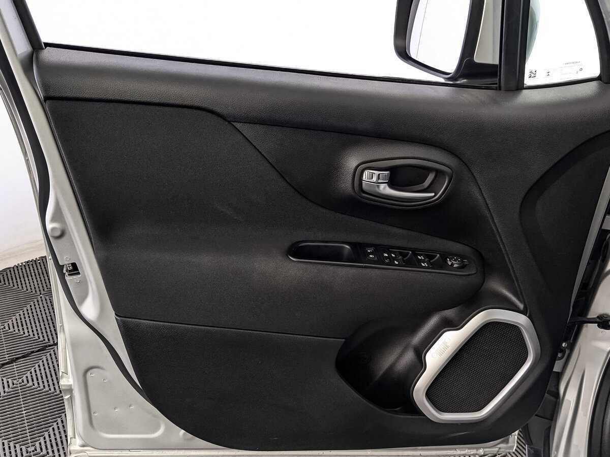 Jeep Renegade с пробегом — 2018 год. Фото: #14