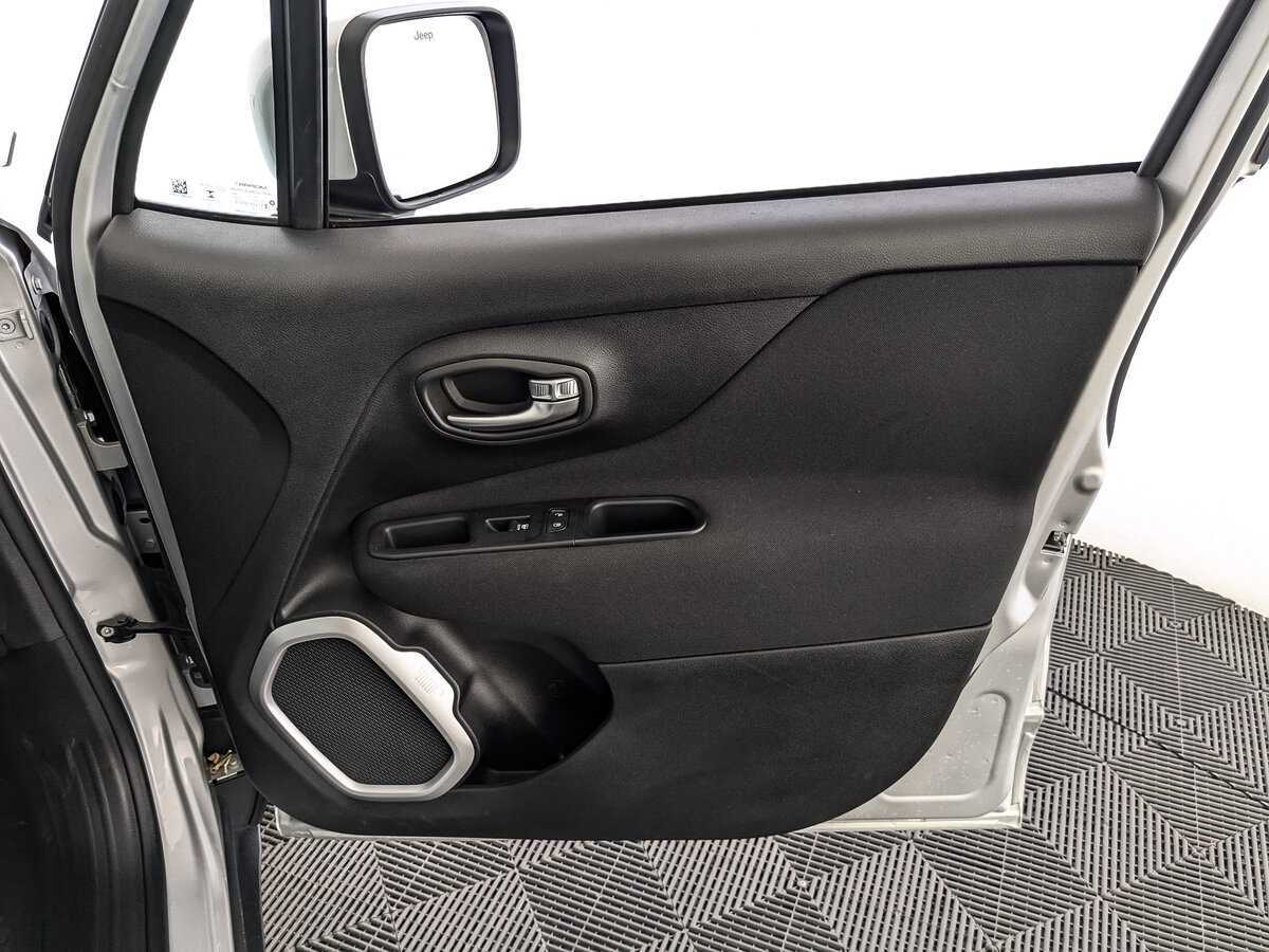 Jeep Renegade с пробегом — 2018 год. Фото: #20