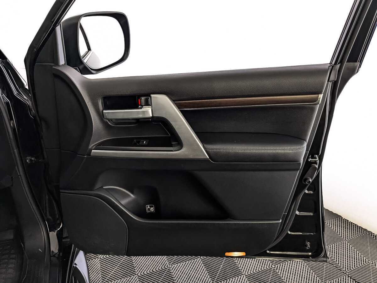 Toyota Land Cruiser с пробегом — 2017 год. Фото: #20