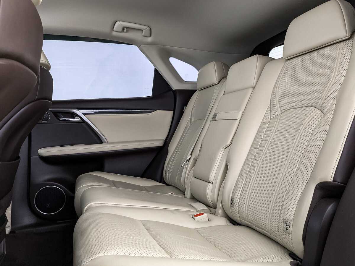 Lexus RX с пробегом — 2016 год. Фото: #13