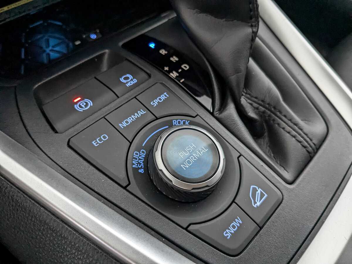 Toyota RAV4 с пробегом — 2021 год. Фото: #22