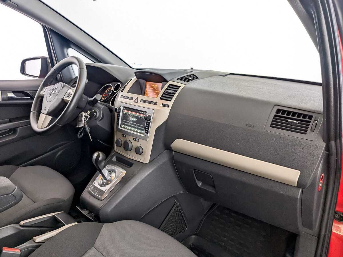 Opel Zafira с пробегом — 2008 год. Фото: #8
