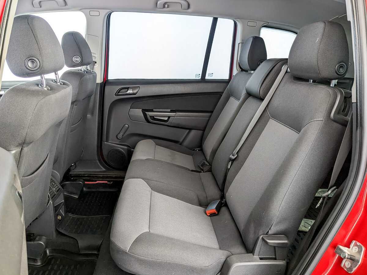 Opel Zafira с пробегом — 2008 год. Фото: #9